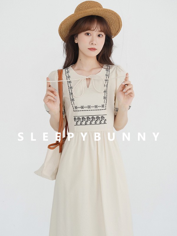 夏に着るスリーピーバニー半袖ワンピースフレンチスタイル優しくて甘い森風レトロウエスト小さいサイズアプリコット色のミドル丈スカート