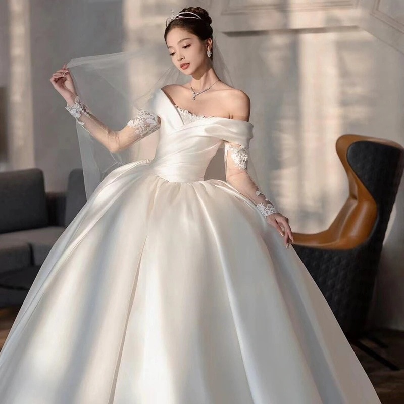 ワンショルダーサテンウエディングドレス2025新作ブライダル主糸レトロ長袖冬プチ
