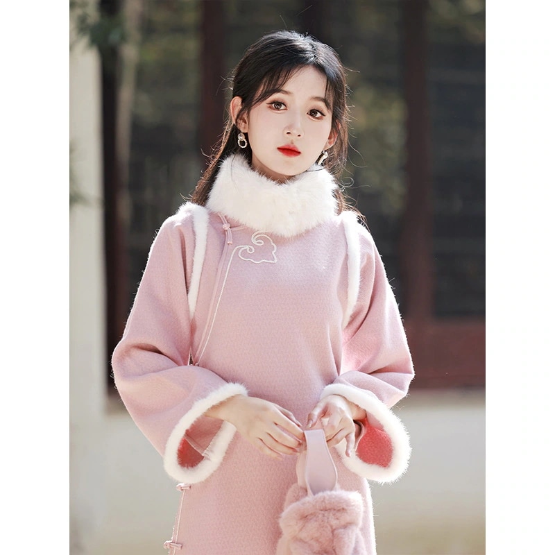 ワンピースドレスドレスピンクチョンサムの新年の挨拶スタイル2025冬の若い女の子は濃厚で暖かいルイーリングスタイル