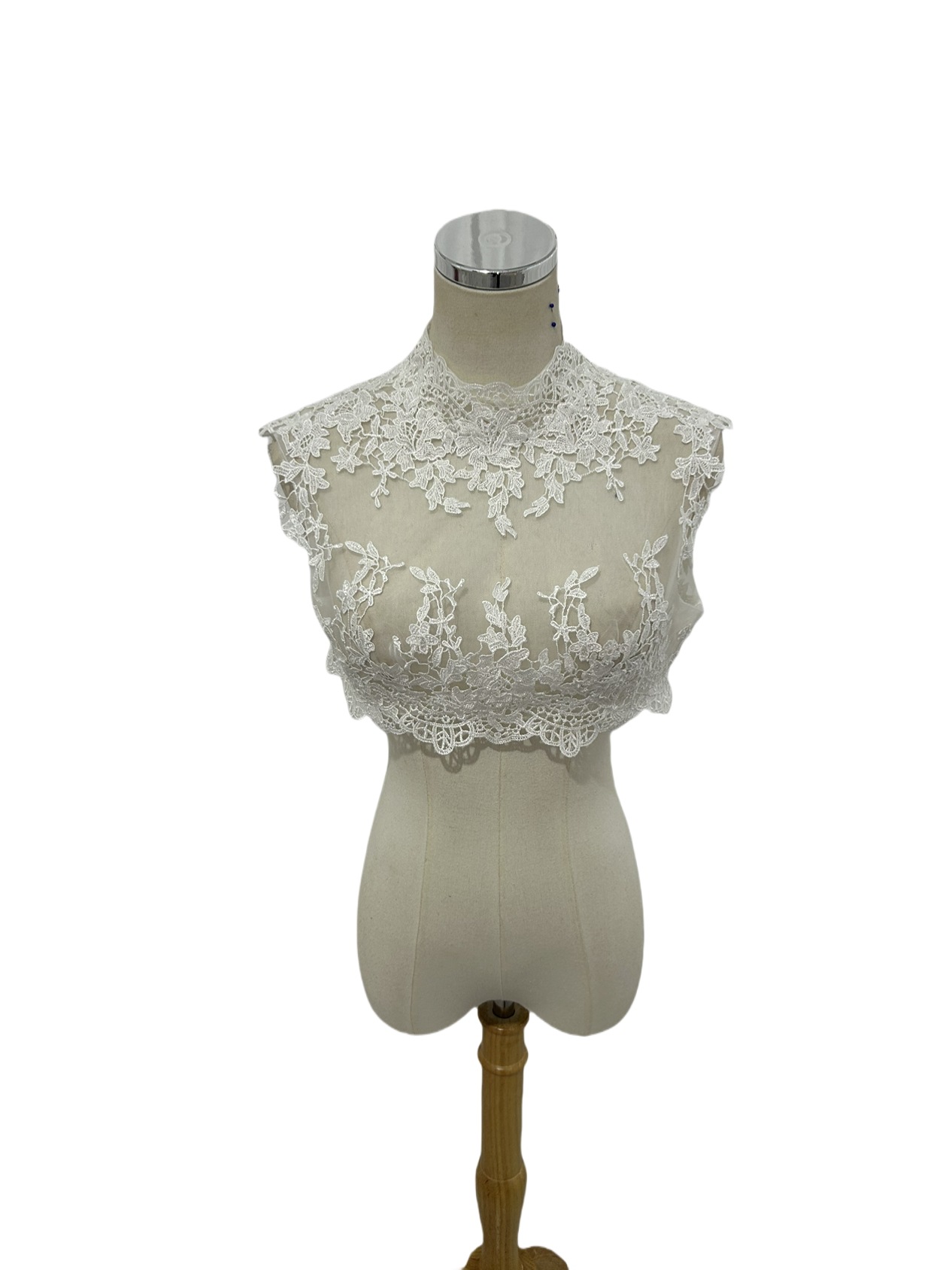 可憐な花刺繍のトップス ボレロ 上品レース ノースリーブ くるみボタン 結婚式