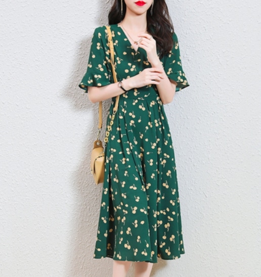 ワンピース ロングスカート 膝下 袖あり Vネック 襟なし 半袖 Aライン かわいい 大人可愛い シンプル カジュアル 大人 上品 おしゃれ お洒落 大人可愛い 大人女子 こなれ感 ガーリー 個性的