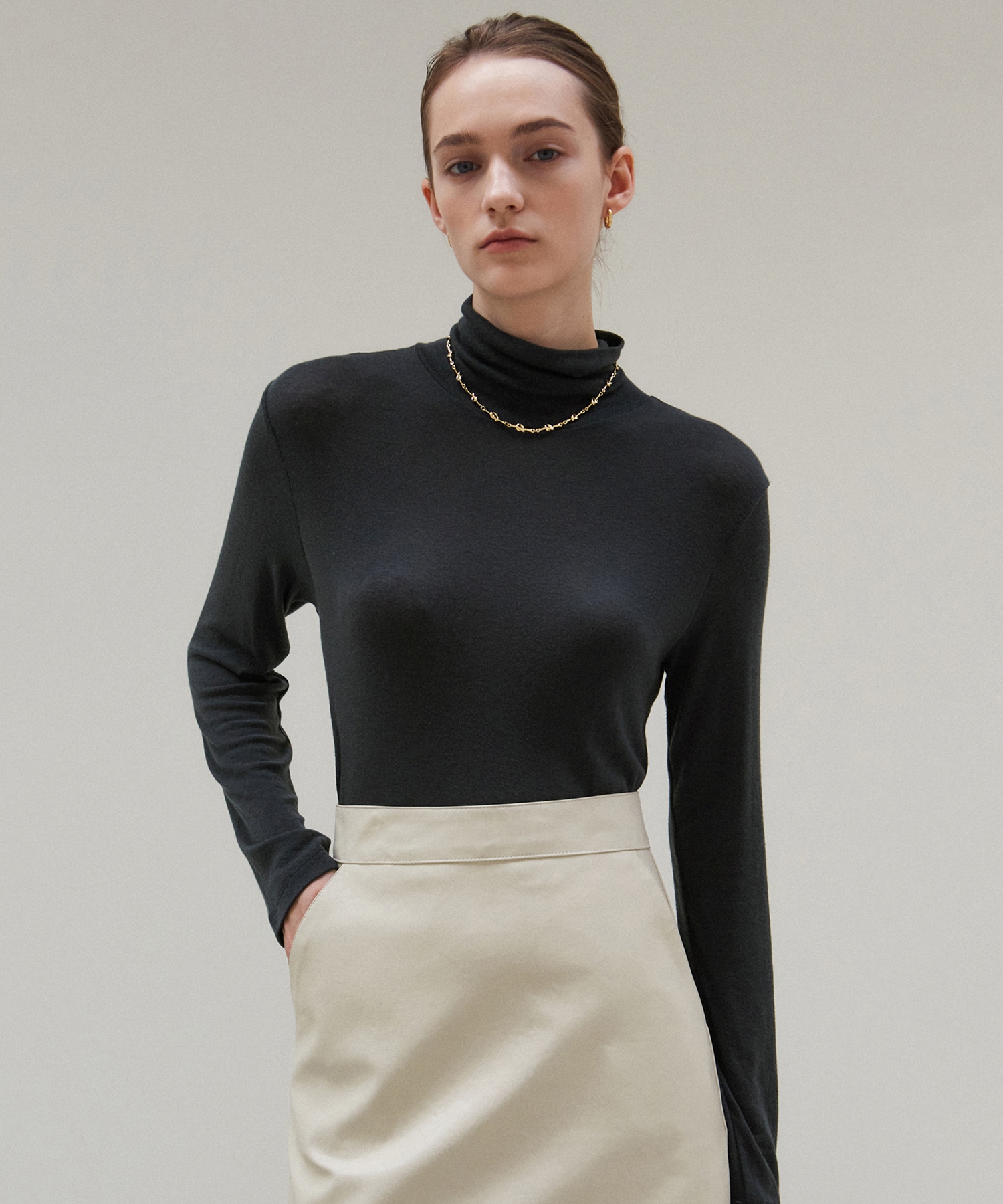 NICK&NICOLE ロングスリーブタートルネックトップ_チャコール