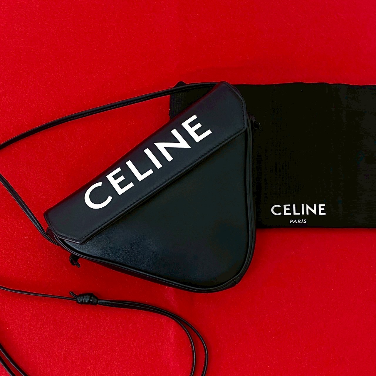 トライアングルショルダーバッグ レザー ブラック 3291a