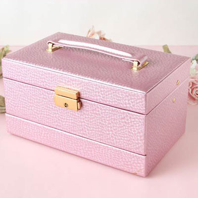 送料込みスクエアジュエリーボックス ピンク　３段収納　カギ付き