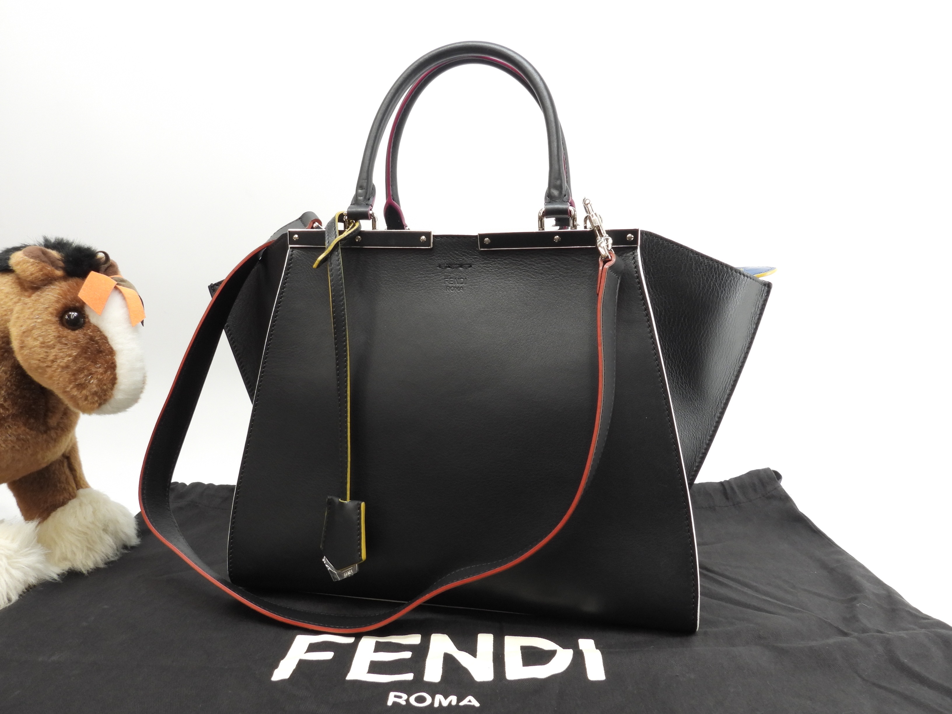 トロワジュール レザー黒 s付ハンドバッグ トートバッグ 美品@ 57