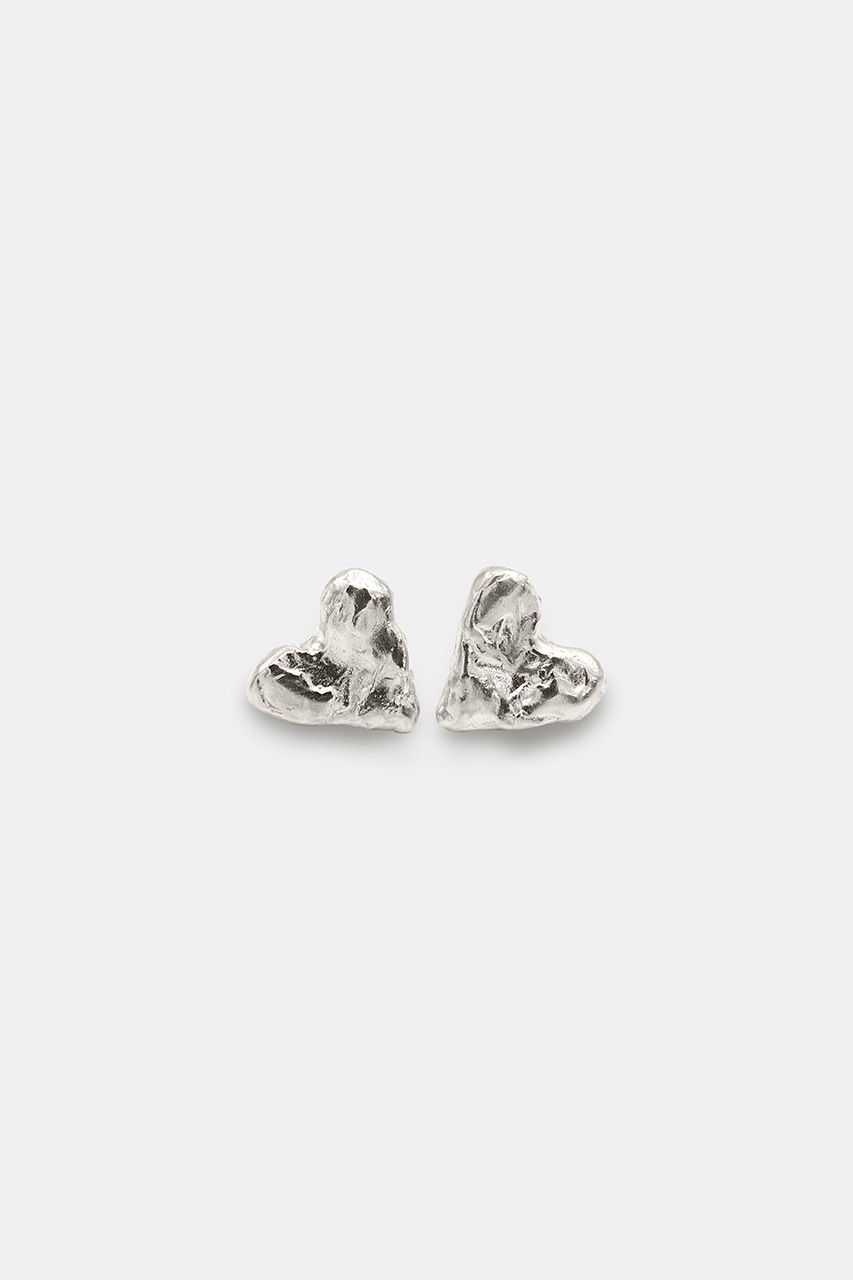 Seasonless HEART EARRING