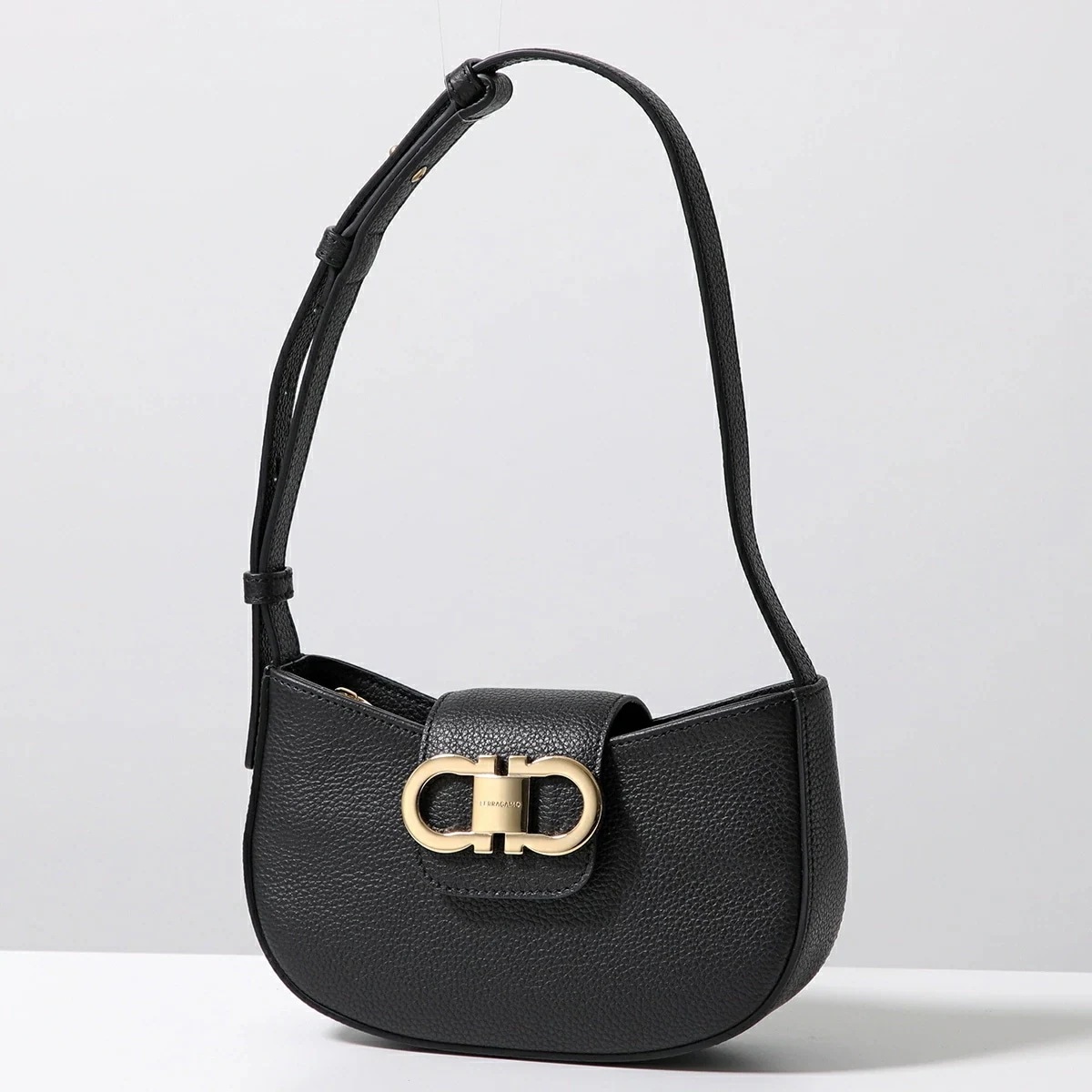FERRAGAMO フェラガモ ハンドバッグ 22 0947 レディース ガンチーニ メタル レザー トートバッグ ミニバッグ ロゴ 鞄 001/NERO/FLAME-RED