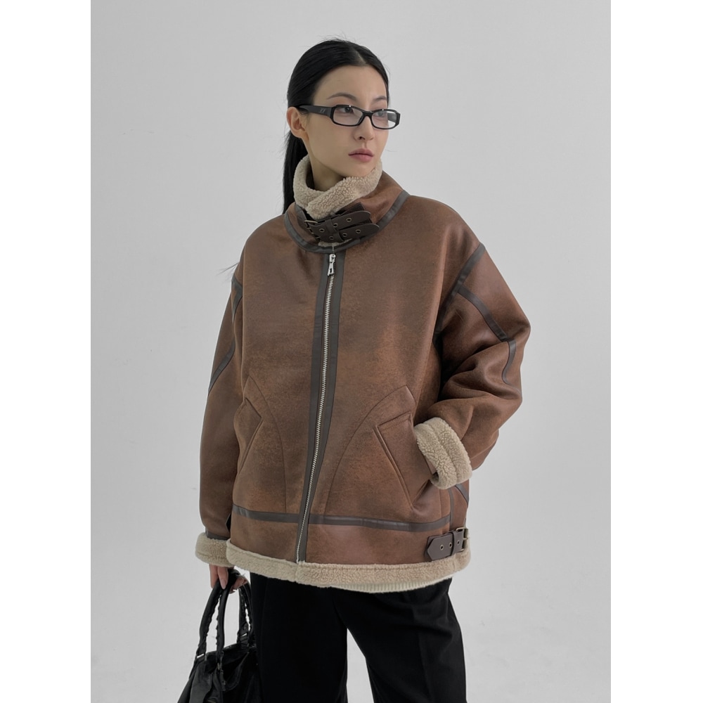 ブラックアップセラディバックルマスタング