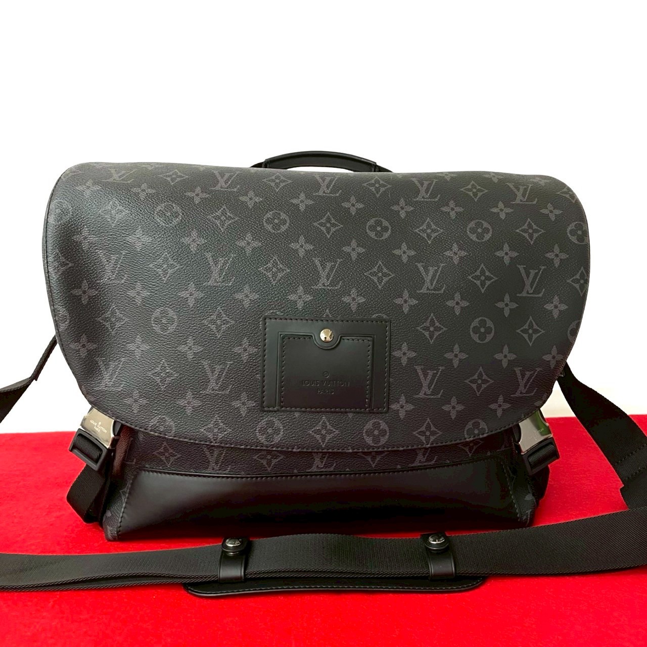 メッセンジャー ヴォワヤージュ MM モノグラムエクリプスショルダーバッグ レザー PVC ブラック 37629