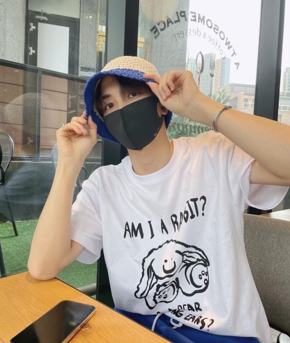 SEVENTEENジョンハン着用/レビットORベアTシャツ/ユニセックス