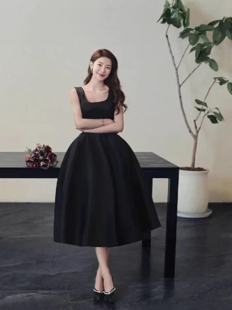 ウェディングドレス スレンダー ブラック 花嫁 ブラックドレス エンパイアドレス 披露宴 二次会 前撮り ワンピース ドレス　フォトウエディング ミディアム丈ドレス 大人 大きいサイズ