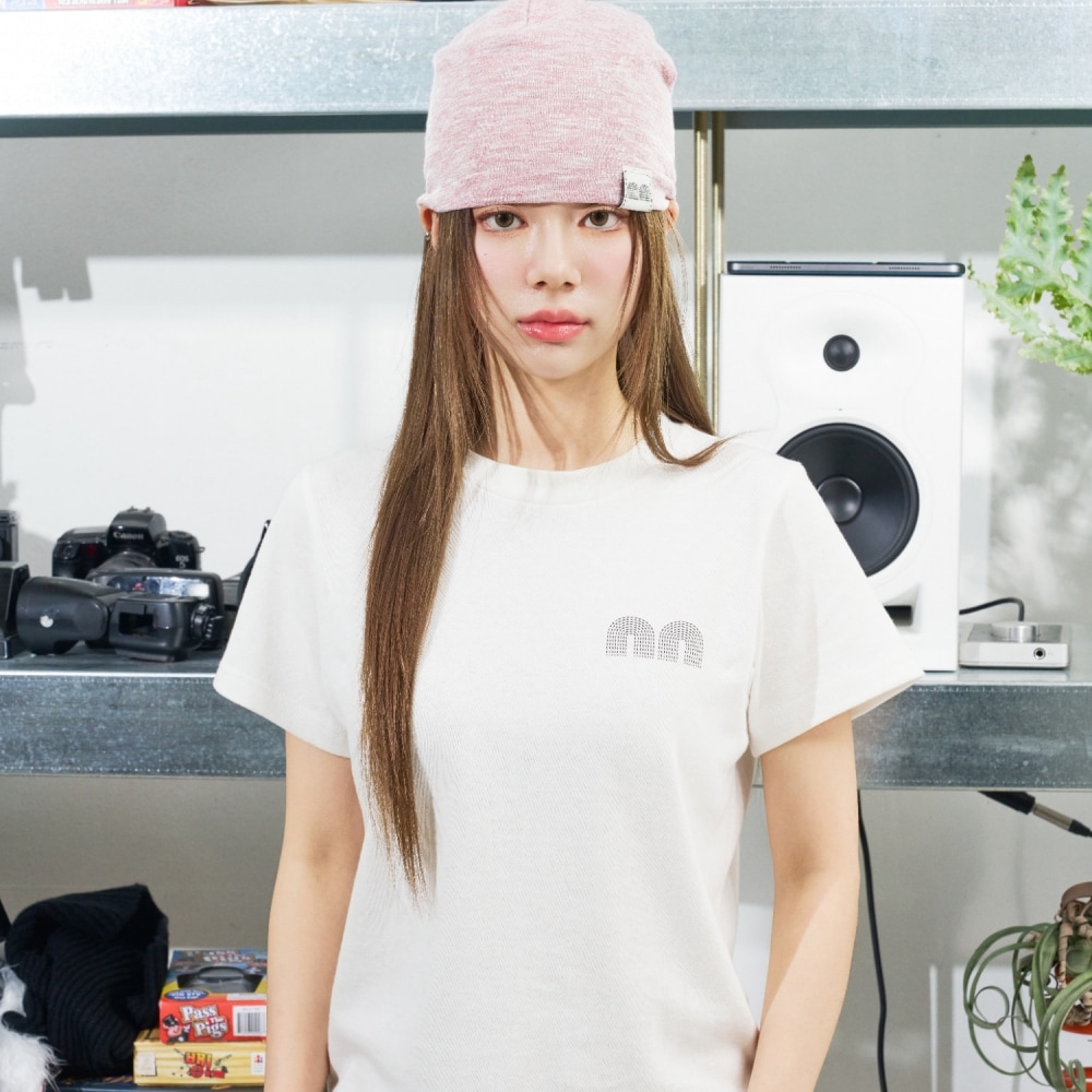 新品ではないノンレーベルベーシックビーニーストロベリー