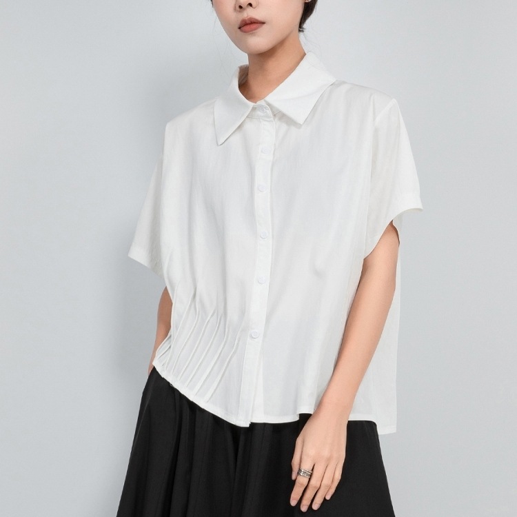 トップス シャツ 長袖 襟付き 前開き ショート丈 アシンメトリー プリーツ 可愛い かわいい 大人可愛い きれいめ シンプル 上品 おしゃれ かっこいい カジュアル こなれ感 個性的 主役級 存在感