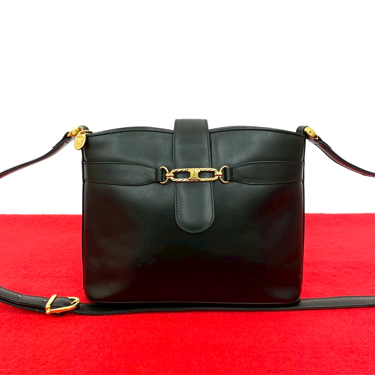 ヴィンテージ トリオンフ ロゴ 金具ショルダーバッグ レザー ブラック 45673