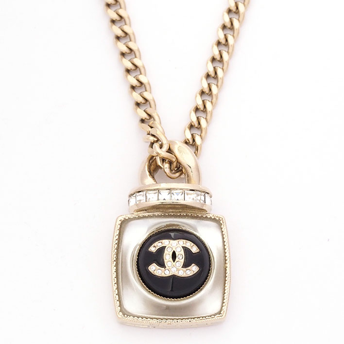 【美品】シャネル ココマーク ボトルモチーフ ビジュー 樹脂/プラスチック ラインストーン 【ペンダント】