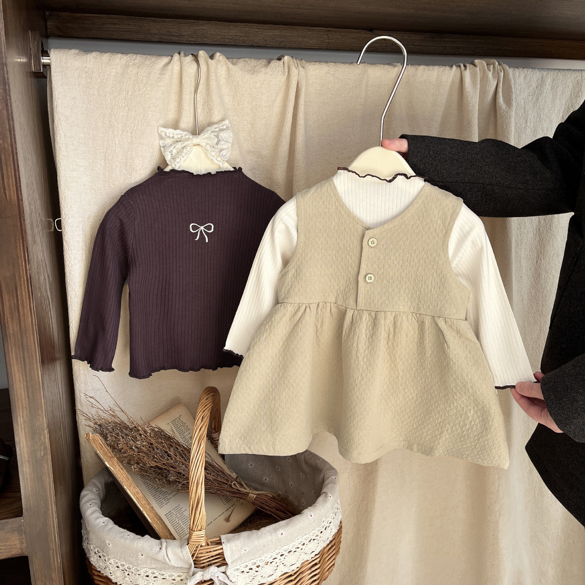 【1つ買うと10つ無料】語の女の子のドレス2025スプリングドレスファッショナブルな小さな女の子コットンベストスカート秋の赤ちゃんプリンセススカート