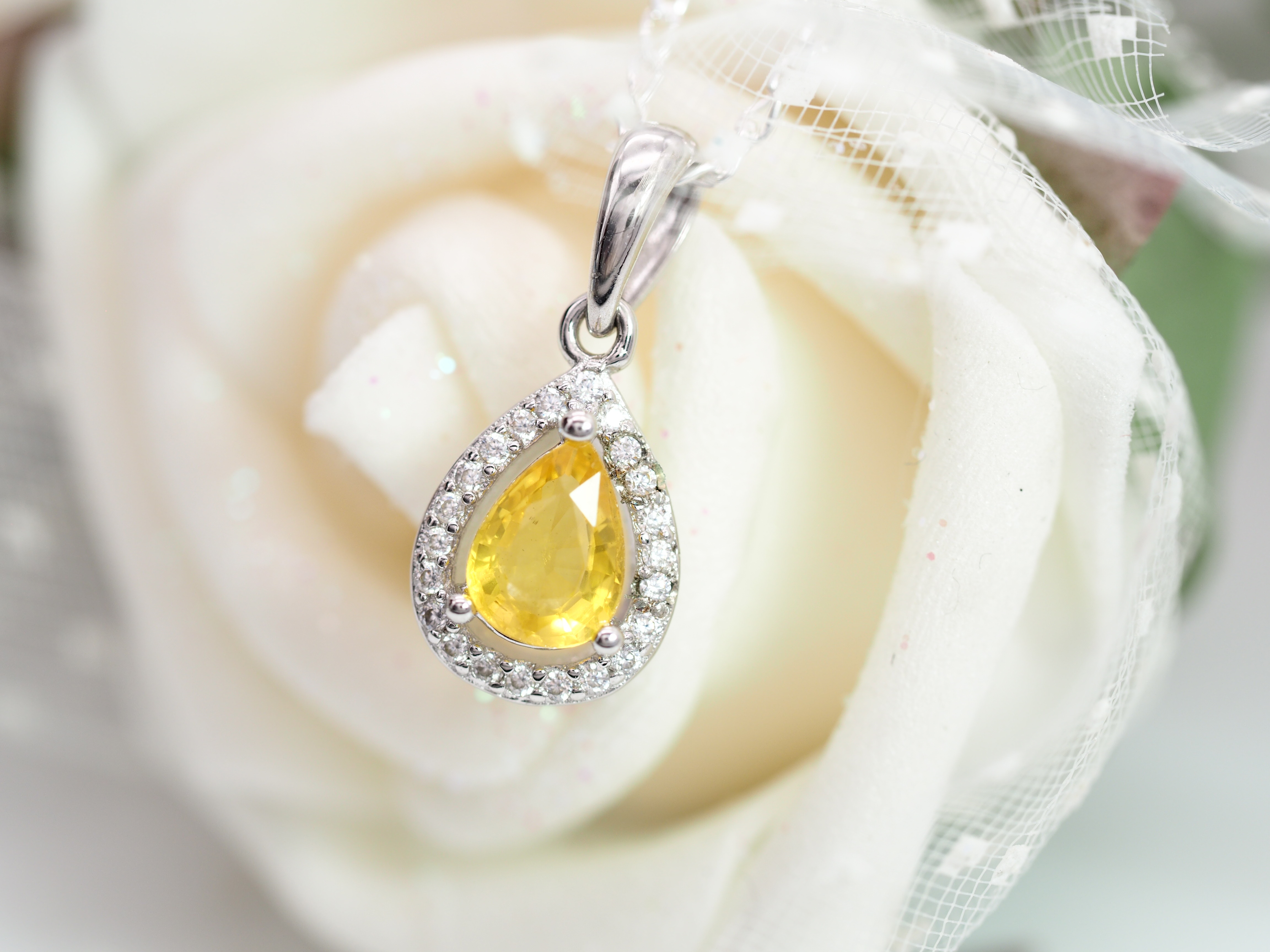 天然 イエローベルリ ダイヤモンド ネックレス しずく 上品 数量限定！ 早い者勝ち！ 大粒 上品 華奢 ジュエリー ペンダント 誕生日 バレンタイン