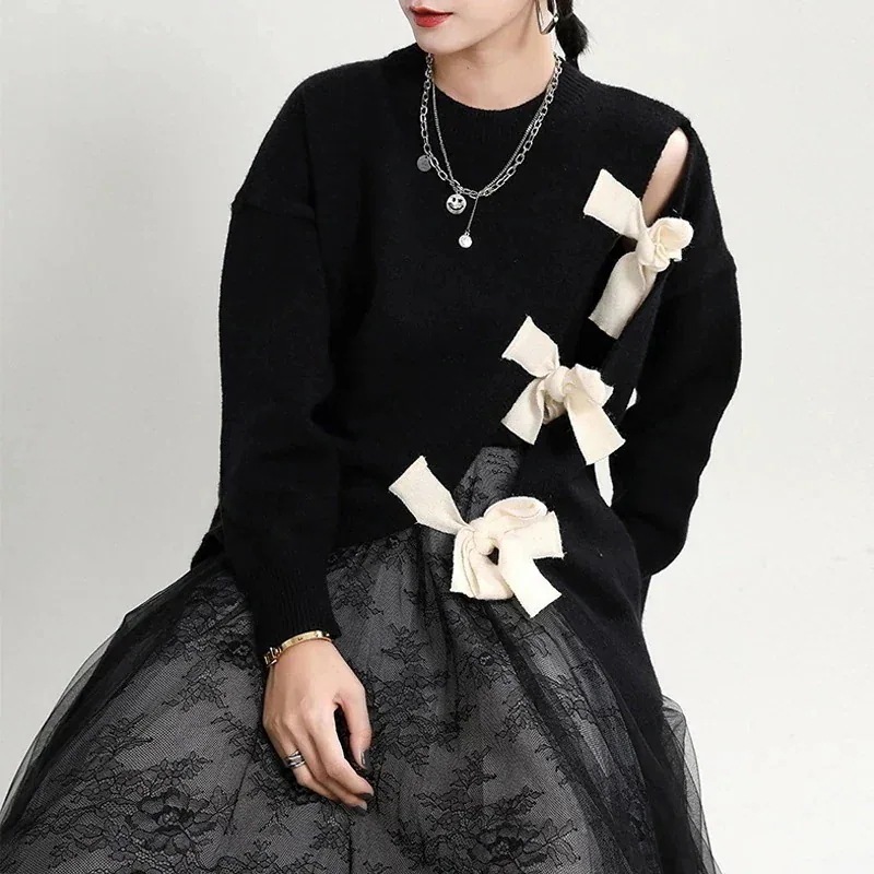 【J.Fashion】 セーター 春秋冬 蝶夢 飾り付き ニット ゆったり スリット レディース ニット カシミヤタッチ ブラウス メガ割30%までに制限