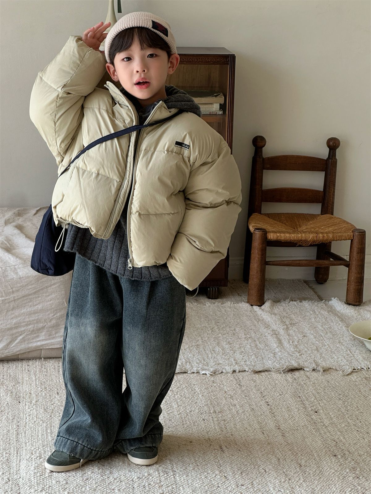 子供服の男の子用ダウンジャケット24の新型韓国系男の子厚手パン用ダウンジャケット保温