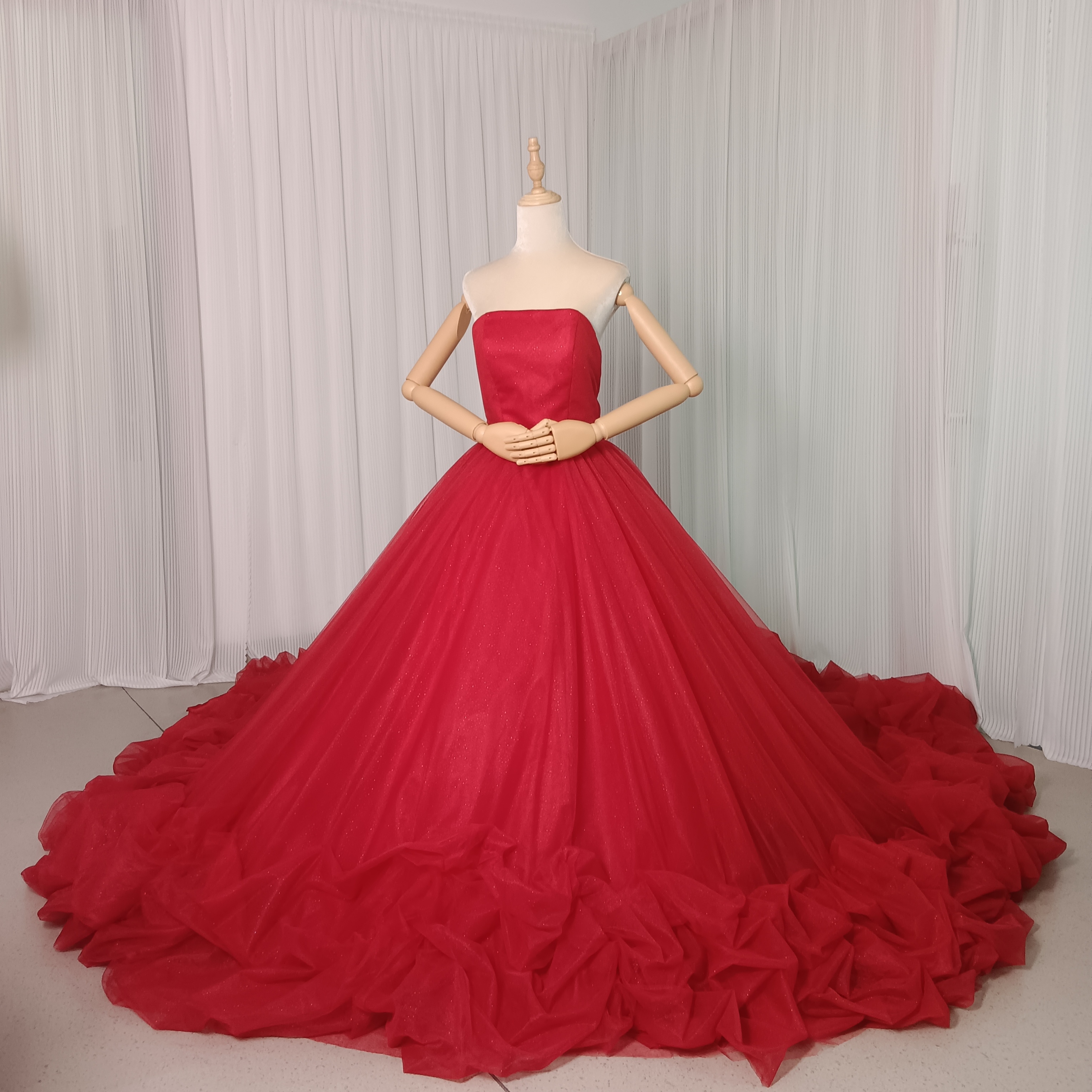 カラードレス ワインレッド ベアトップ 編み上げ キラキラグリッターチュール ロングトレーン 花嫁 チュールドレス