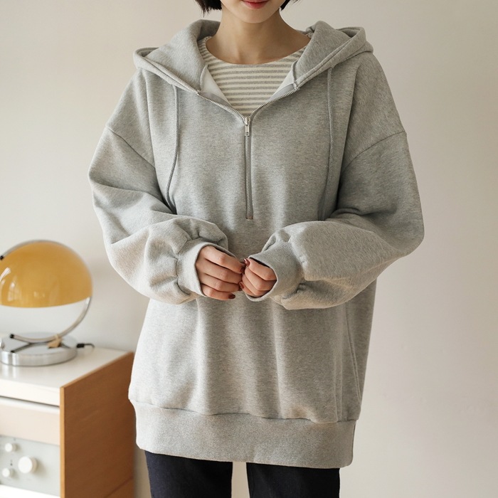 [韓国ファッション] 裏起毛 フード紐付き ハーフジップパーカ