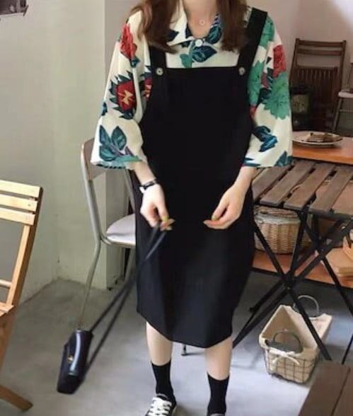 サロペットワンピース　ジャンパースカート プリントシャツ トップス ワンピース セットアップ ブラウス オールインワン ジャンスカ 膝丈 ひざ丈 7分袖 七分袖 襟付き 2点セット 柄 花柄