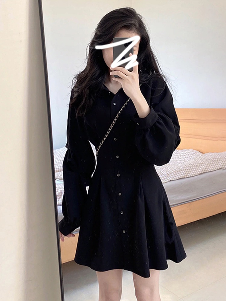 黒の長袖シャツワンピースレディース2023新しい秋のシニアセンスの小さな人々初秋ヘップバーンスタイル小さな黒いスカート