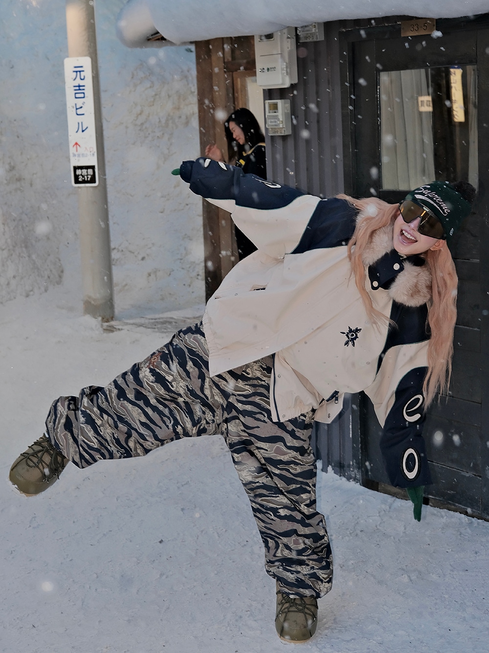 スノーボードウェア 2025 2026 ベージュトップス 迷彩パンツ レディース メンズ 3L防水20000mm スキーウェア スノボウェア パンツ アウター