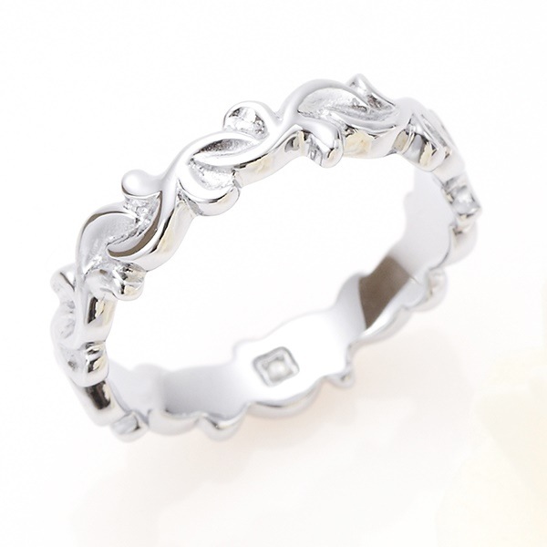 内側に1粒天然ダイヤモンド 立体的なトライバルデザイン メンズリング サージカルステンレス 5,691円