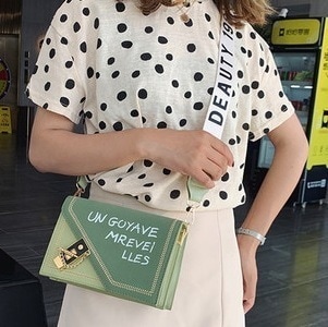 4色 ハンドバッグ レディース ミニバッグ 小バッグ 手提げ 肩掛け 斜めがけ 小さめ カジュアル かわいい おしゃれ 旅行 ストラップ ストラップ 太目 スクエア 四角 横長 ミニ 小さい コンパク