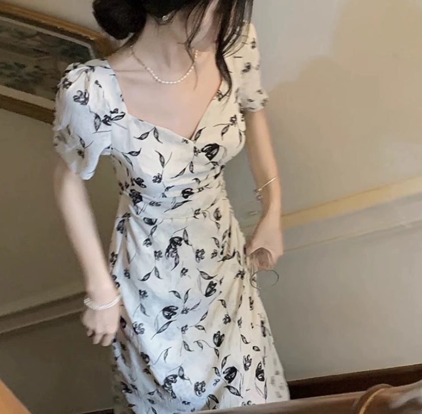 レディース ワンピース マキシ 半袖 パフスリーブ Vネック 背中開き フェミニン タック バックリボン かわいい 大人可愛い きれいめ カジュアル 上品 おしゃれ こなれ感 ラフ ガーリー クール