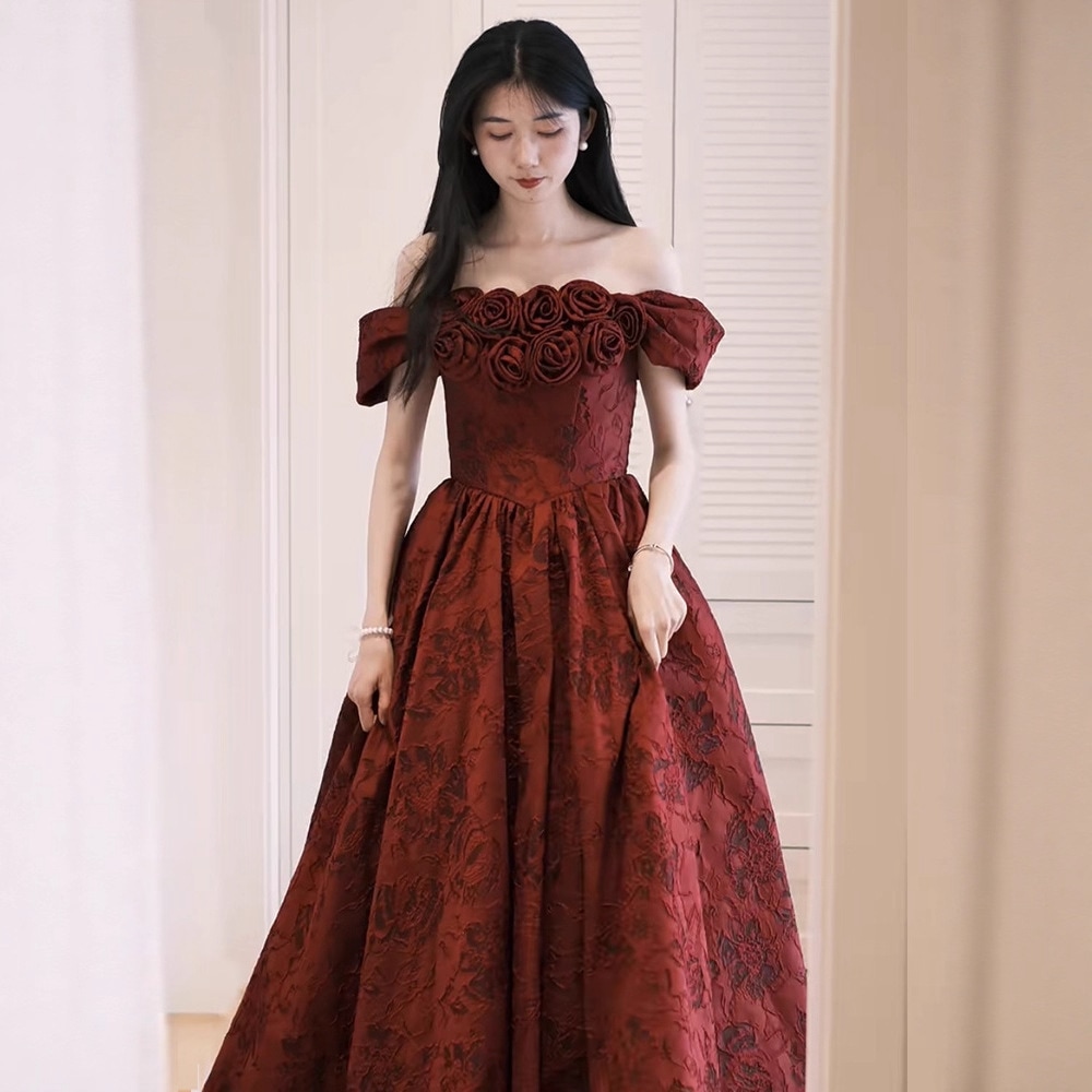 花嫁結婚式婚約式高級フレンチヘップバーンスタイルのイブニングドレスに最適なオフショルダーのプリントサテントーストドレス