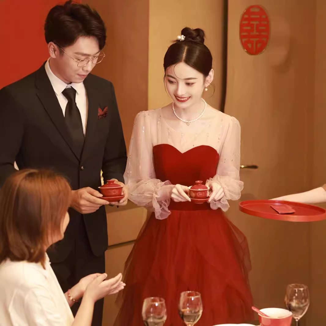 ブルゴーニュの気質の花嫁のトーストドレス長袖高級婚約結婚式ホームカミング小さいサイズのイブニングドレスミドル丈