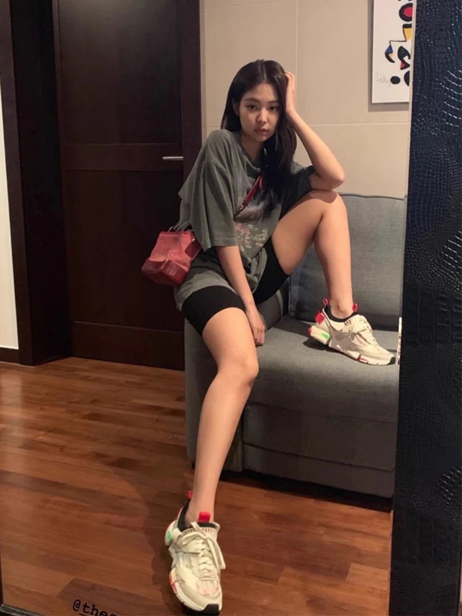 【2枚購入で200円 OFF！急速出荷】jennie ジンジーニ グレー 半袖 Tシャツ レディース 初春 トップス