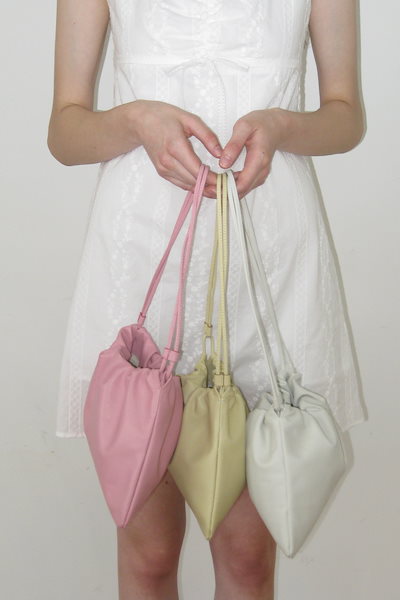 古塔つみ キャンパスアート 女性シルエットイラスト 30 x 30 cm 【公式