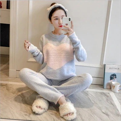 ins珊瑚の绒のパジャマ女性秋冬毛糸のニットファッションの家居服は外に2つのスーツを着ることができます