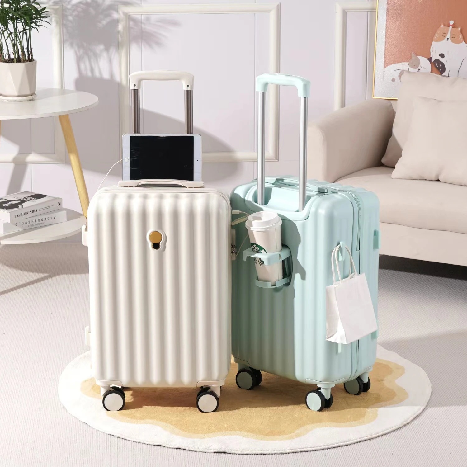 韓版の小さい清新 軽量スーツケース 機内持ち込み 軽量 キャリーケース 360回転キャスタ 静音 旅行バック 多色 キャリーバッグ 修学 旅行