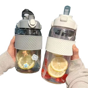 韓国 水筒 ボトル プラスチックの水筒 2L 直飲み 超軽量 大容量ウォーターカップおしゃれ