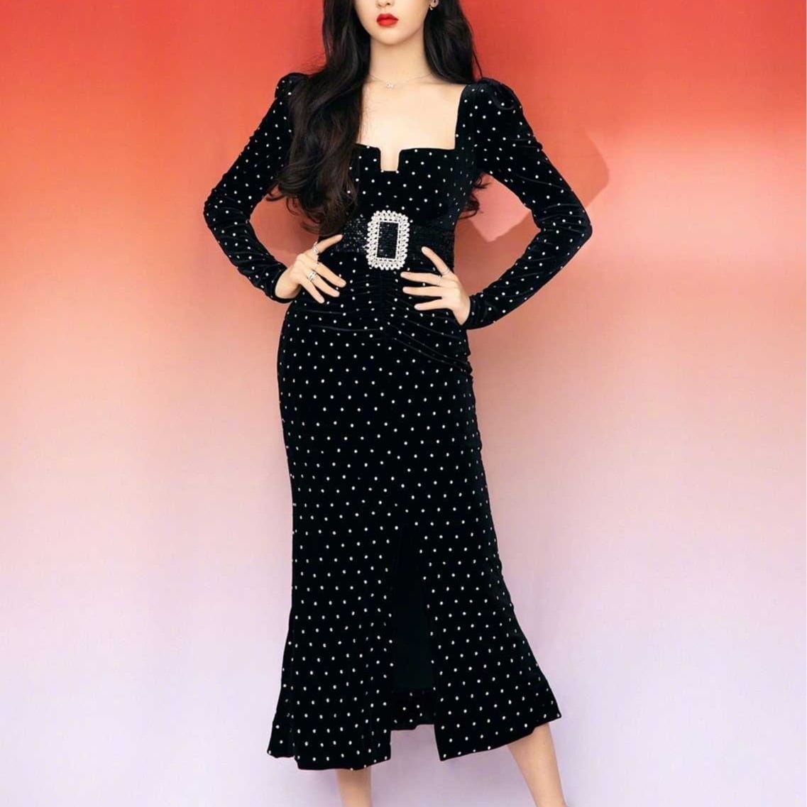 ワンピース 上着 人気 おすすめ おしゃれ お洒落 激安 安い プチプラ 長袖 ロング スクエアネック マーメイドライン タイト 膝丈 スリット 柄 ドット ベルベット 可愛い かわいい l