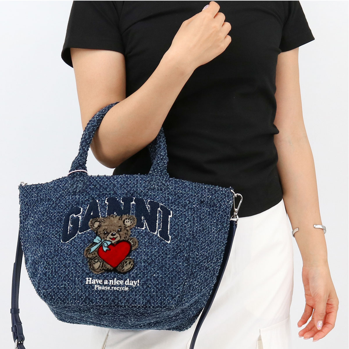 ショルダーバッグ B21100366 MSmall Trapeze Shopper Bear Denim スモール ミニトートバッグ デニム ベア ロゴ 肩掛けOK クロスボディ