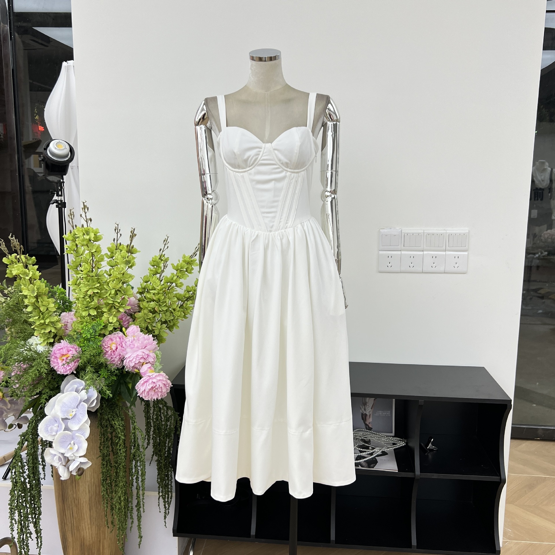 流行の新型フレンチベルト腰魚骨スリットワンピース舞踏会純欲気質夏サスペンダースカート