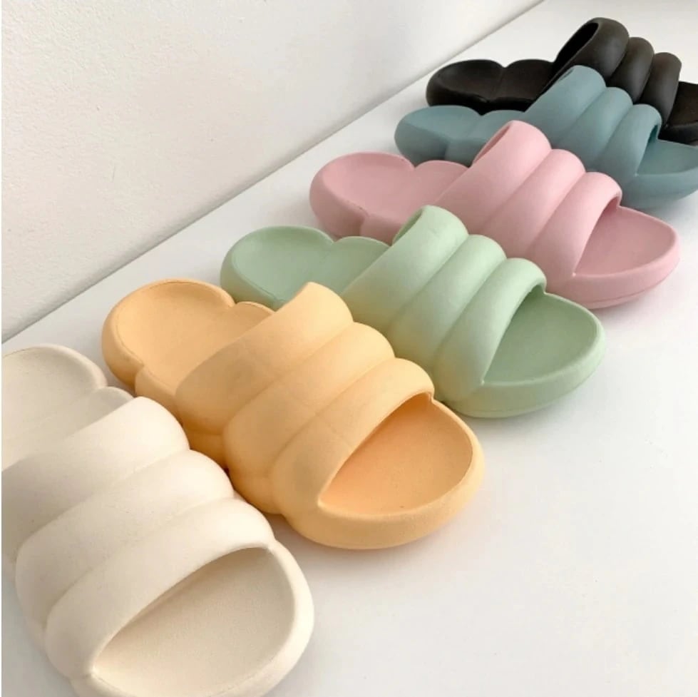 【急速出荷!】1つ買うと10個*ふわふわマシュマロスリッパ* 韓国大人気 インサアイテム シンプル 雲 もこもこ パステルカラー くすみカラー シューズ ビーチサンダル 韓国ファッション 旅行 軽い