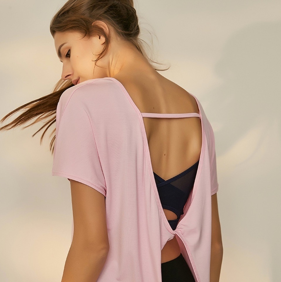 ヨガウェア 半袖Tシャツ バックオープン ピンク グレー 可愛い 体型カバー 韓国 レディース オルチャン ランニング トレーニング ジム 吸汗速乾 背中開き バックコンシャス ヘルシー