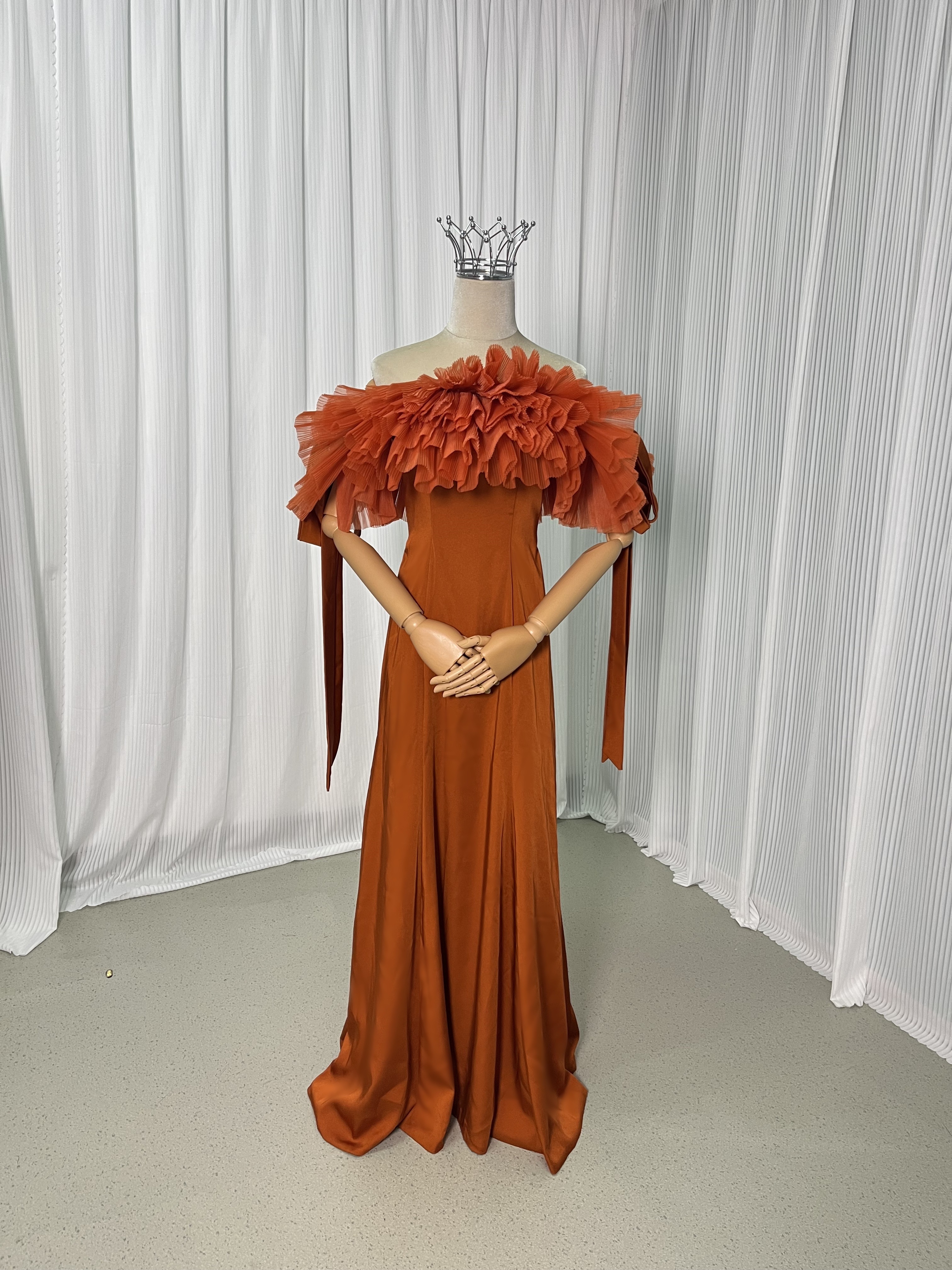 カラードレス テラコッタ ファスナー トレーン オフショルダー 演奏会/音楽会 アンティークなドレス