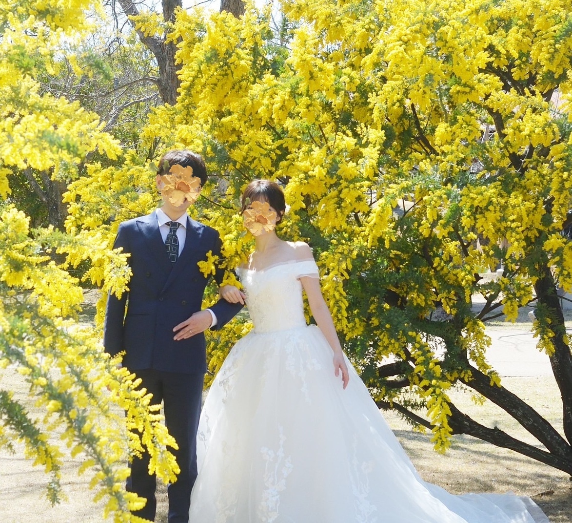 実例写真！ウェディングドレス オフショルダー 繊細レース プリンセスライン ロングトレーン 前撮り