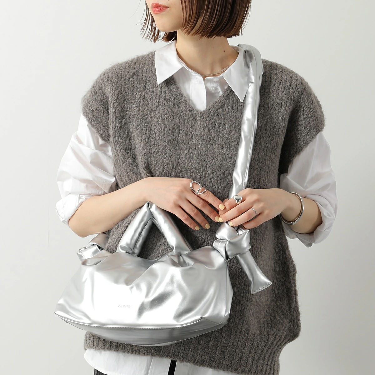 OLEND オレンド ショルダーバッグ MINIONA VEGAN LEATHER ミニオナ ヴィーガン レディース ハンドバッグ クロスボディ 鞄 SILVER