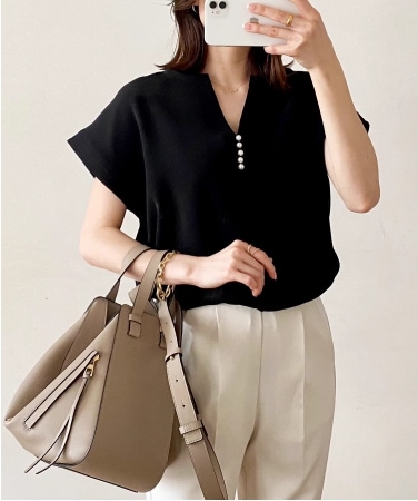 トップス Tシャツ カットソー 袖あり 半袖 フレンチスリーブ Vネック 快適 着心地 大人可愛い きれいめ シンプル カジュアル 大人 上品 おしゃれ お洒落 かっこいい レトロ 大人女子 こなれ感