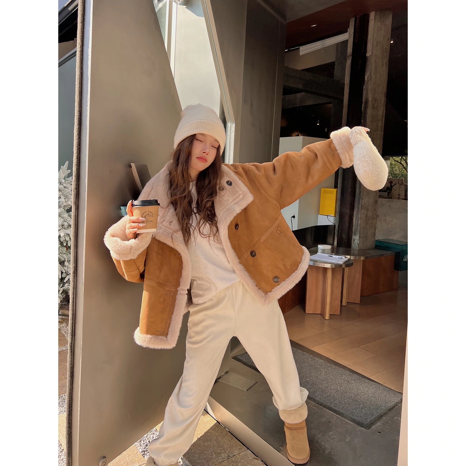 子羊毛皮一体 2025秋冬新作 ファーコート レディースリバーシブル ヤング ヤング 通勤用