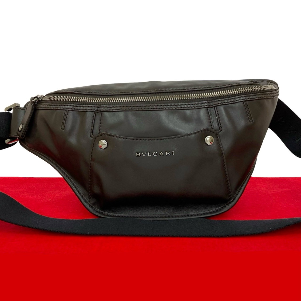 ロゴ 金具ボディバッグ レザー ブラウン 44429