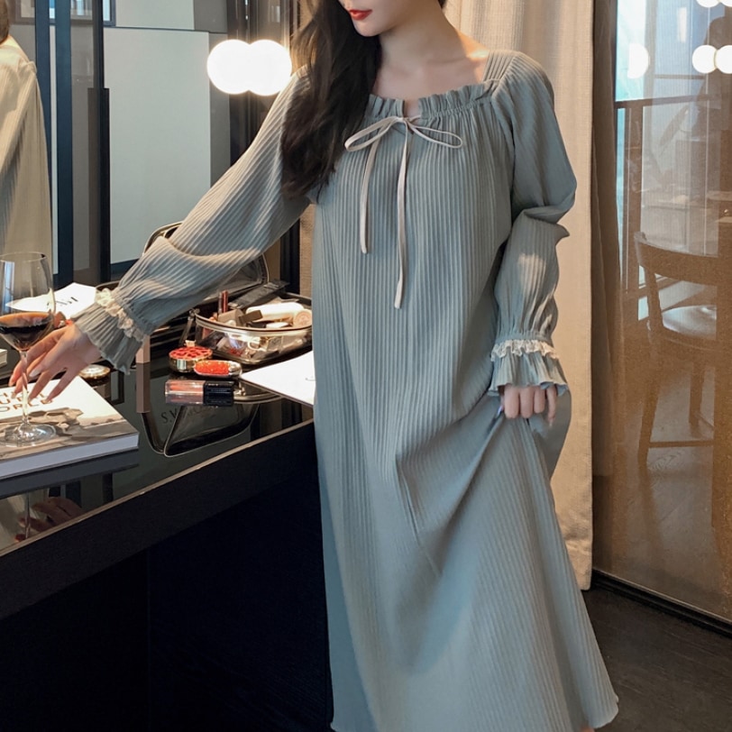 ルームウェア パジャマ ネグリジェ ミモレ ミモレ丈 袖あり 長袖 スクエアネック セミフレア Aライン レース 刺繍 チュール シフォン フリル リボン おしゃれ お洒落 ラブリー キュート 1